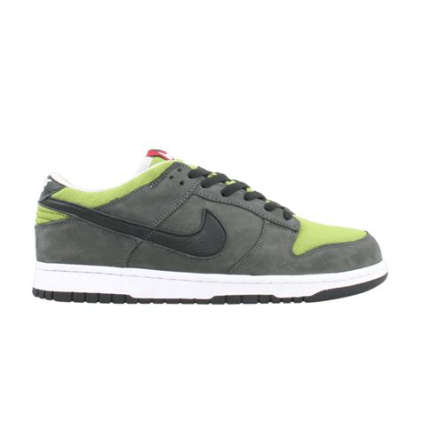 dunk low kermit goat